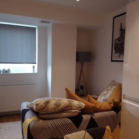 Whole Apartment 5 Mins To East Croydon & Concierge ロンドン エクステリア 写真